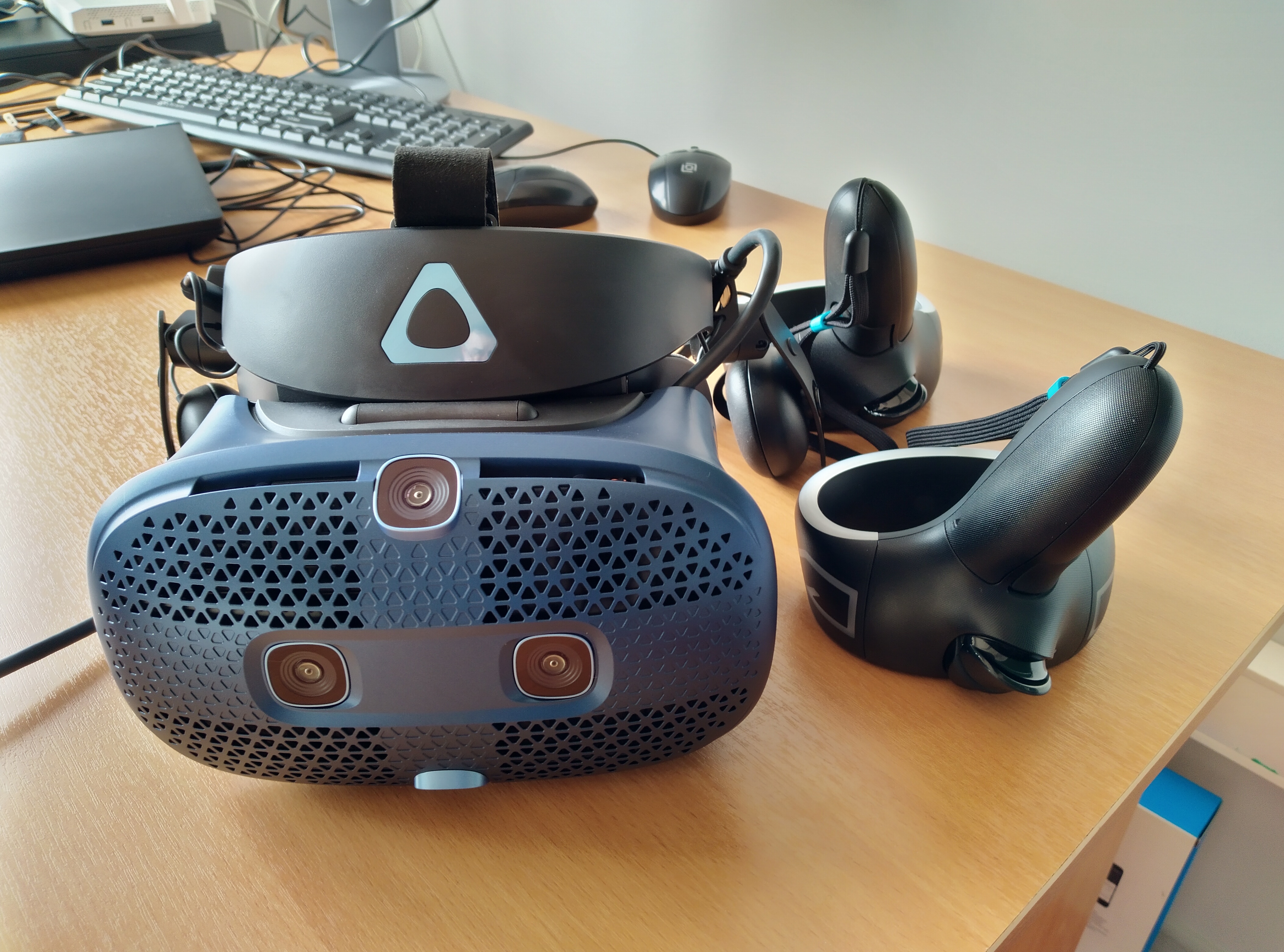 Шлем виртуальной реальности VR